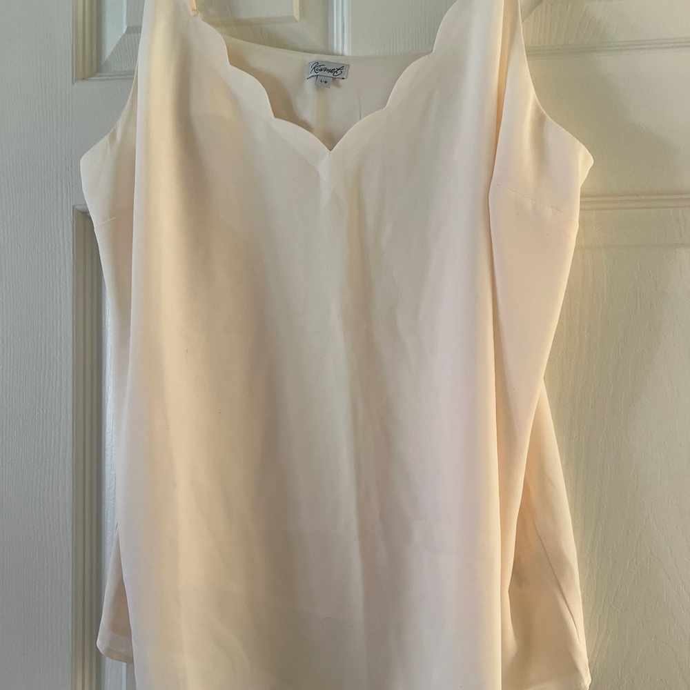 Kismet Cream Tank Top with V-Neckline